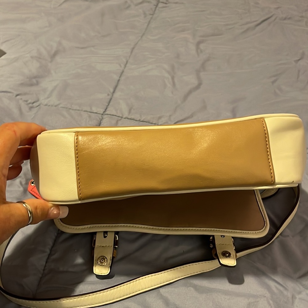Vintage COACH Neapolitan Satchel!! Almost NEW!! very beautiful bag! Cross body - Picture 9 of 13